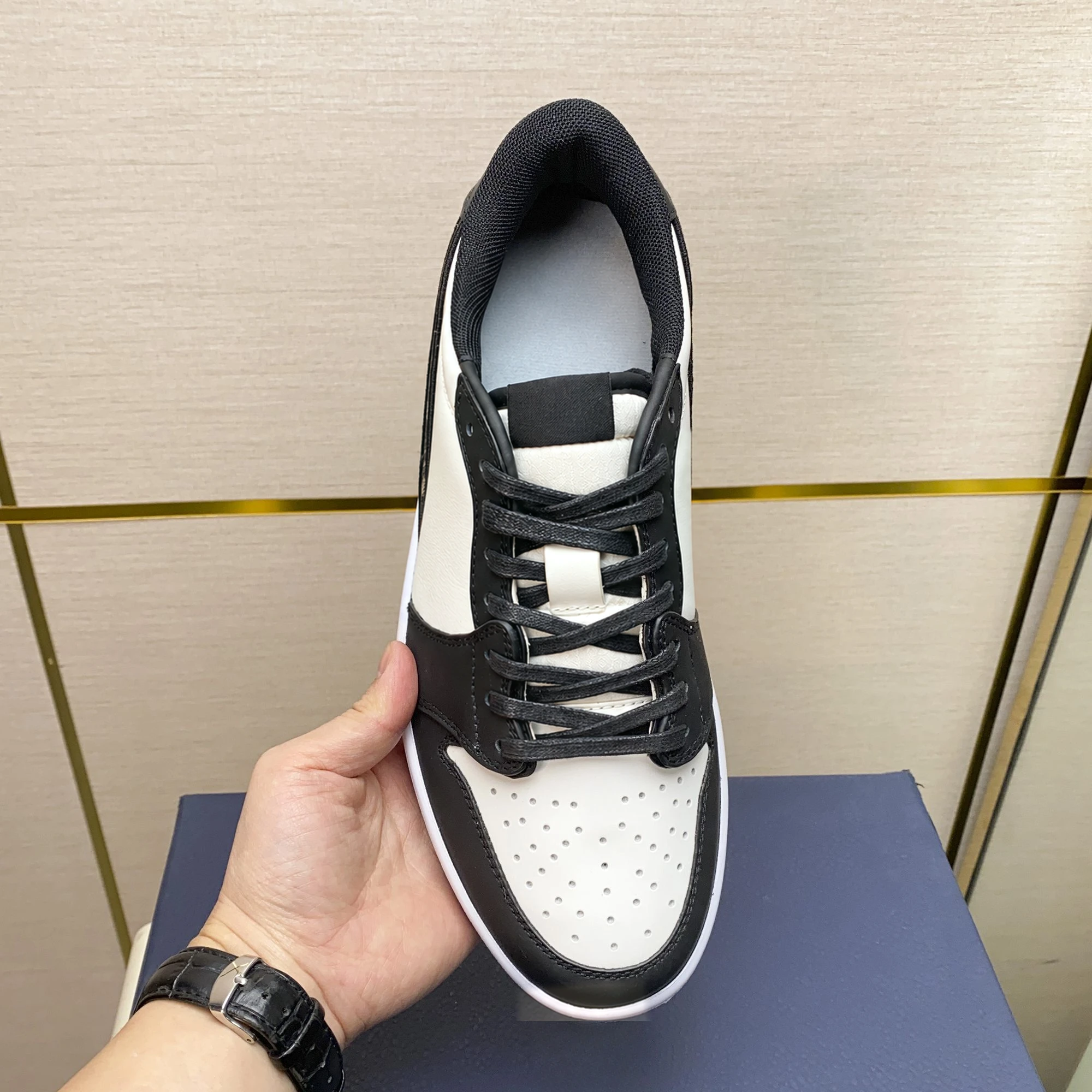AJ1 Low · P105 view 5