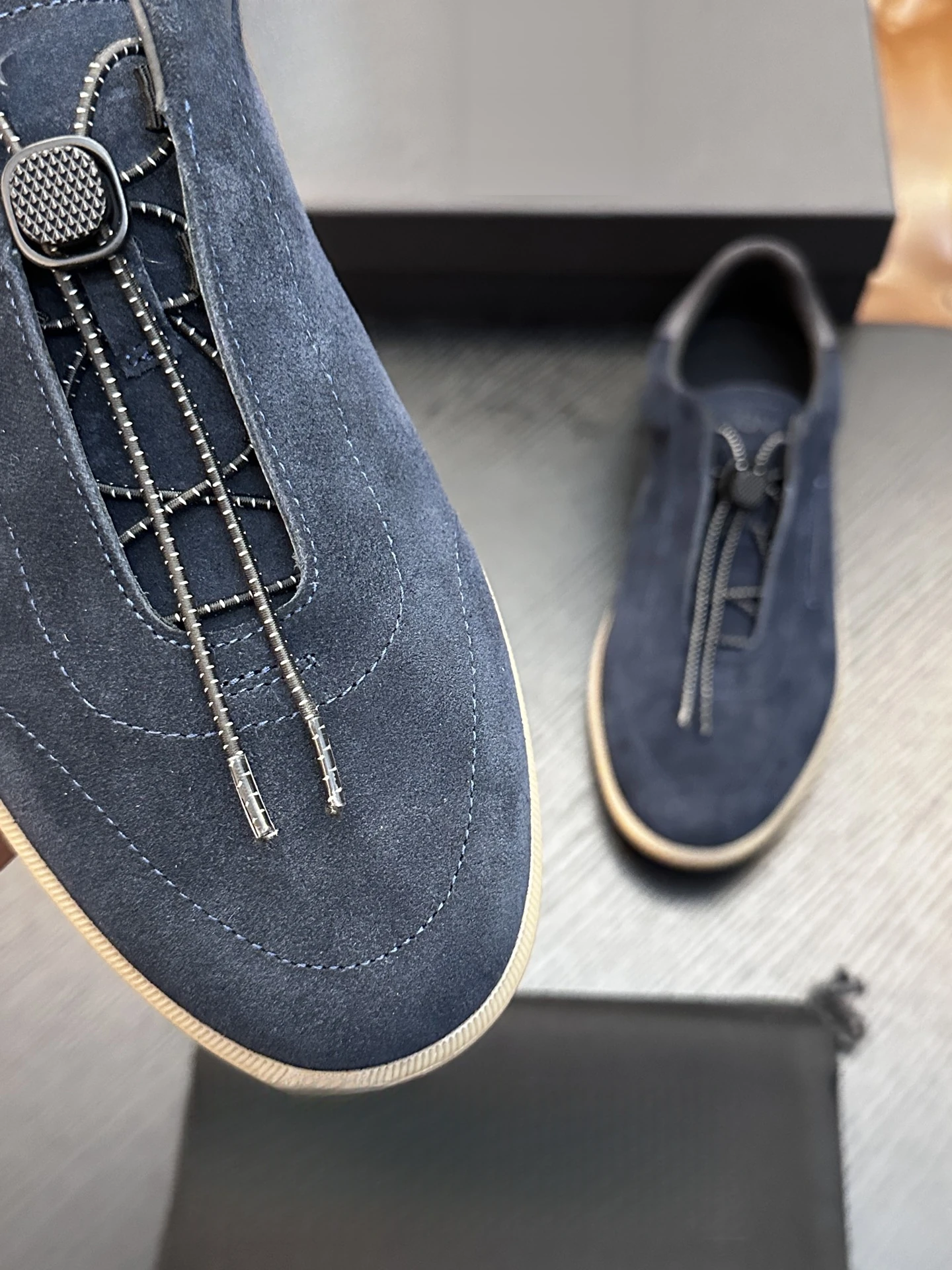 Toggle-lace casual shoe — Low-top, Toggle laces, Apron stitching · P112 view 5