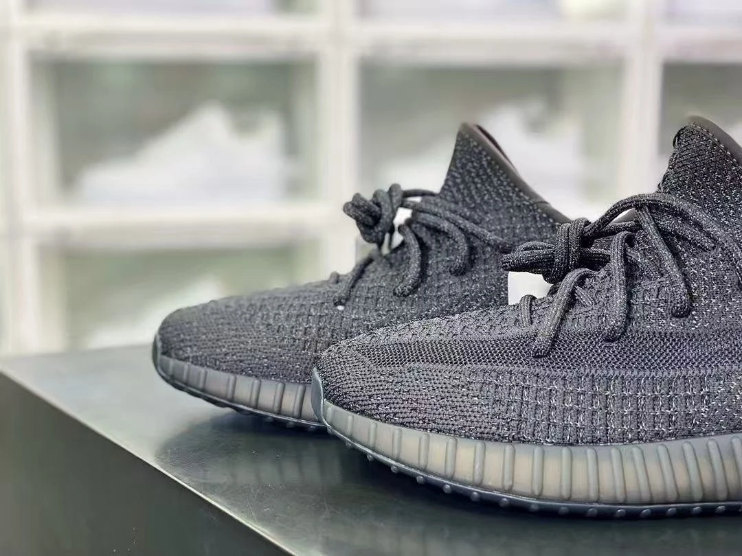 Y350 V2 · P101 view 4