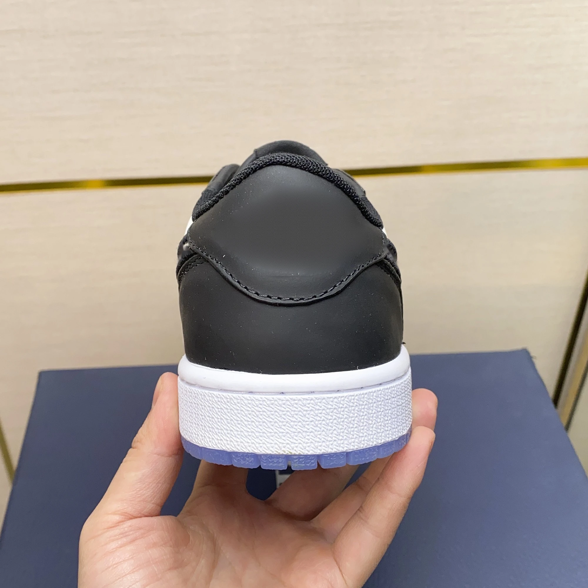 AJ1 Low · P105 view 6