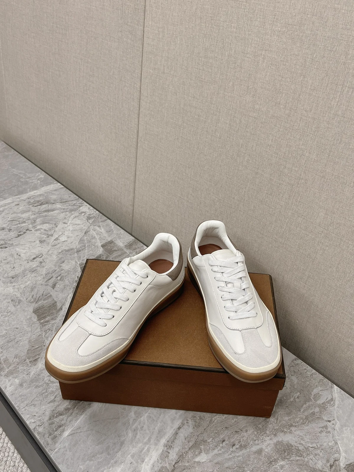 Gum-sole lace-up sneaker · P114 view 3