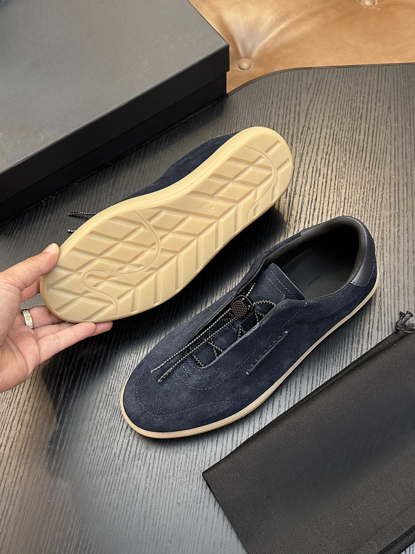 Toggle-lace casual shoe — Low-top, Toggle laces, Apron stitching · P112 view 8