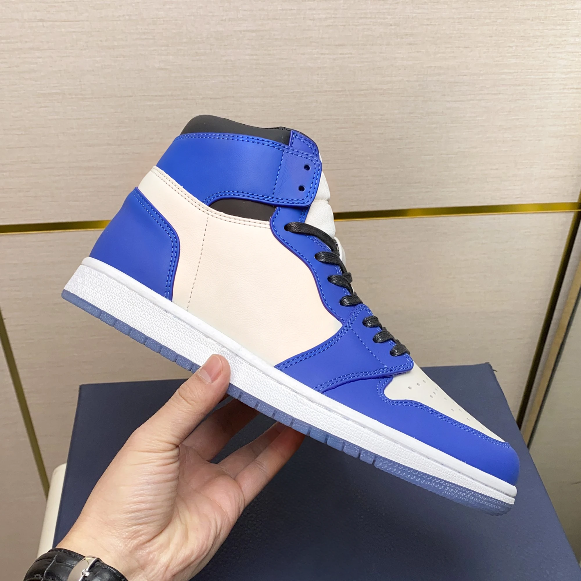 AJ1 High · P104 view 1