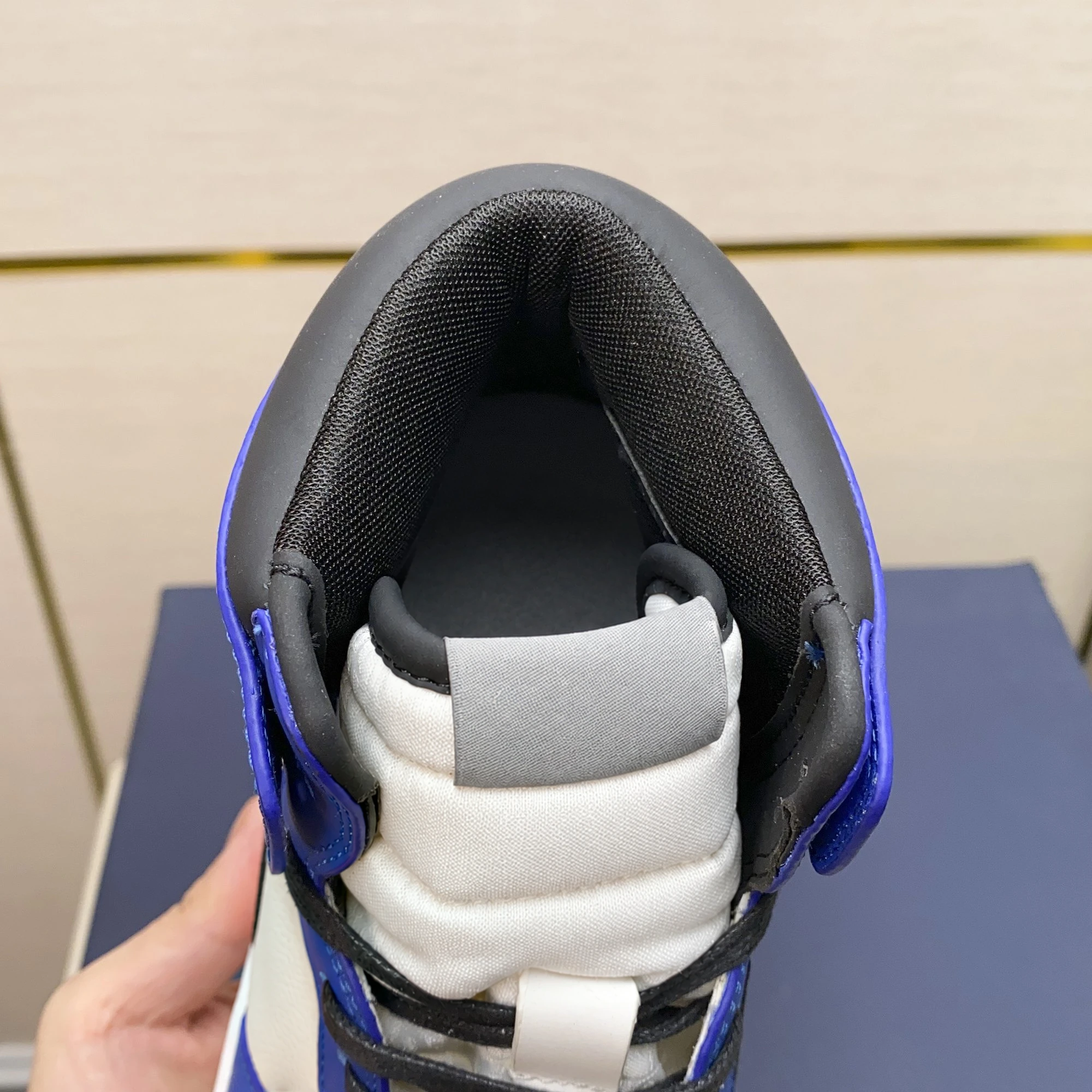 AJ1 High · P104 view 7