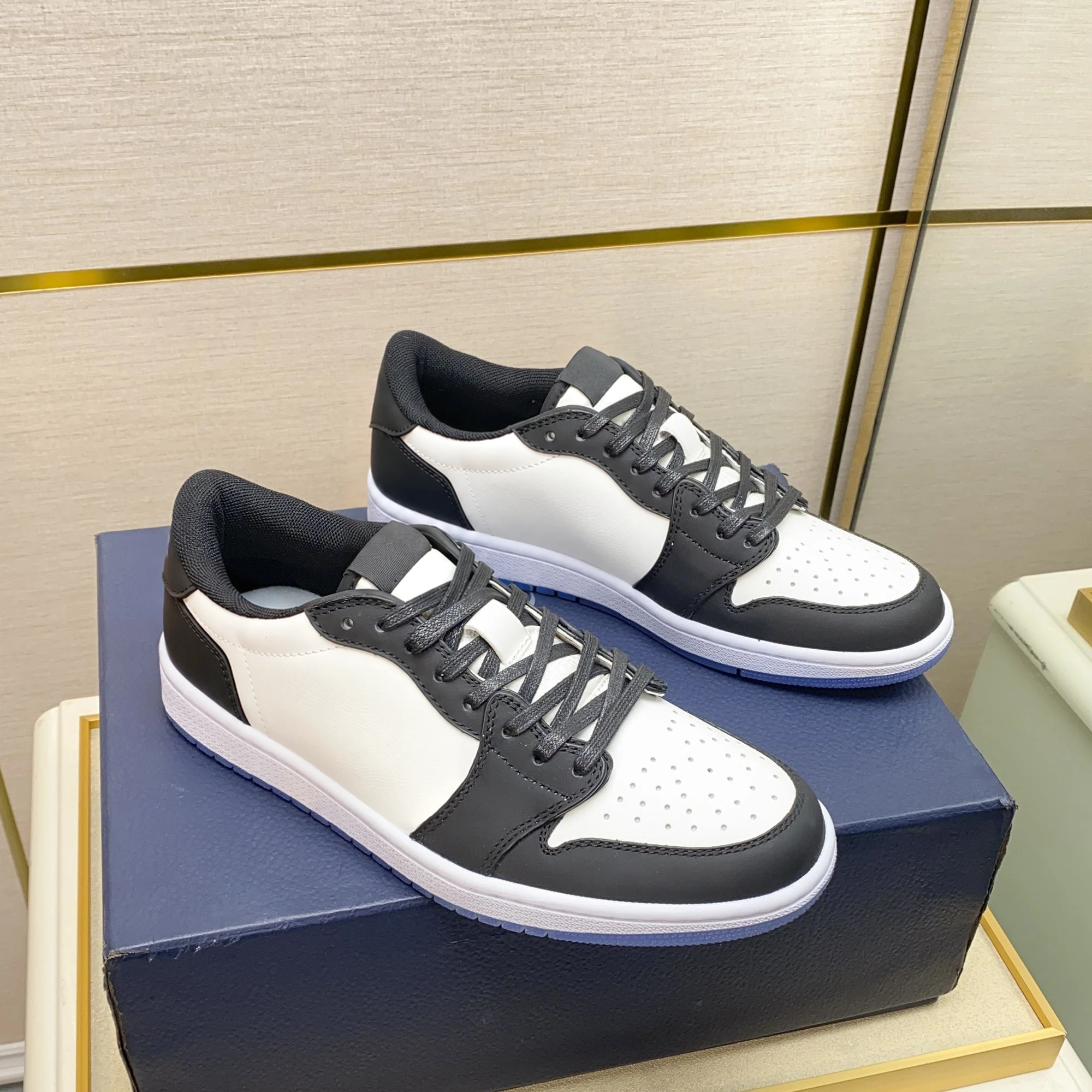 AJ1 Low · P105 view 2